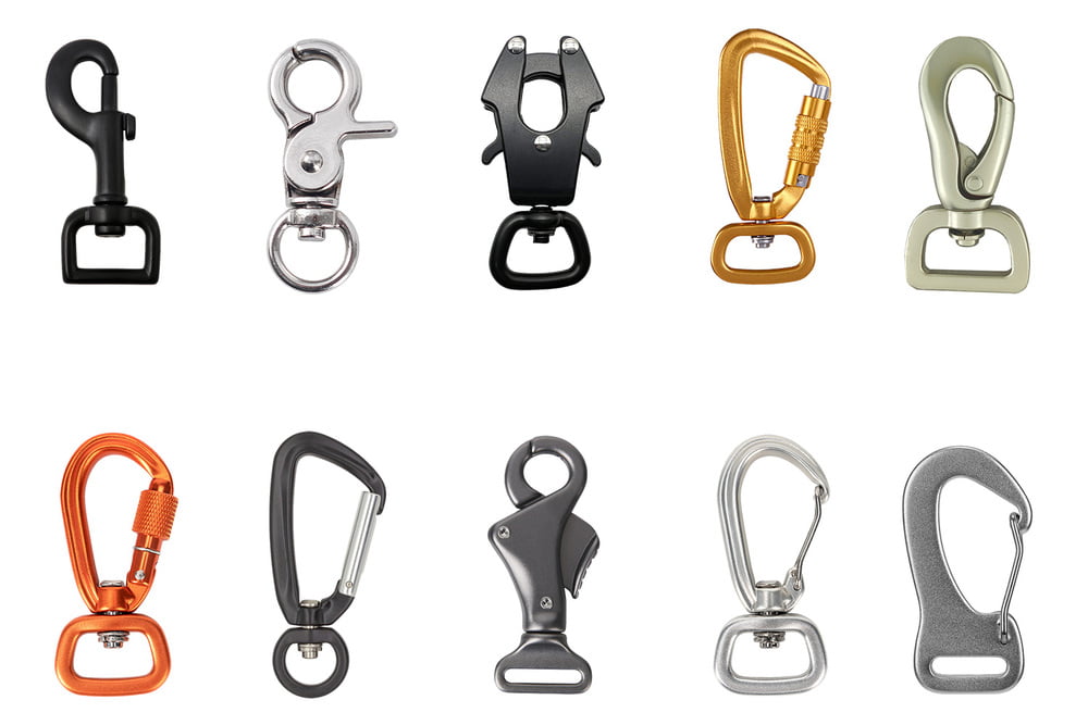 Zinc alloy swivel snap hook and heavy duty dog buckle close-up