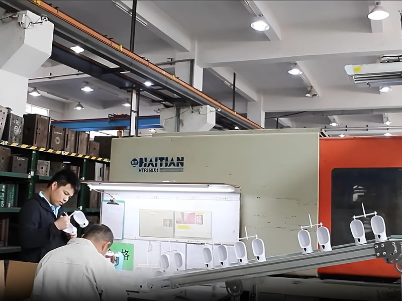 Automated Pet Water Bottle Manufacturing Factory