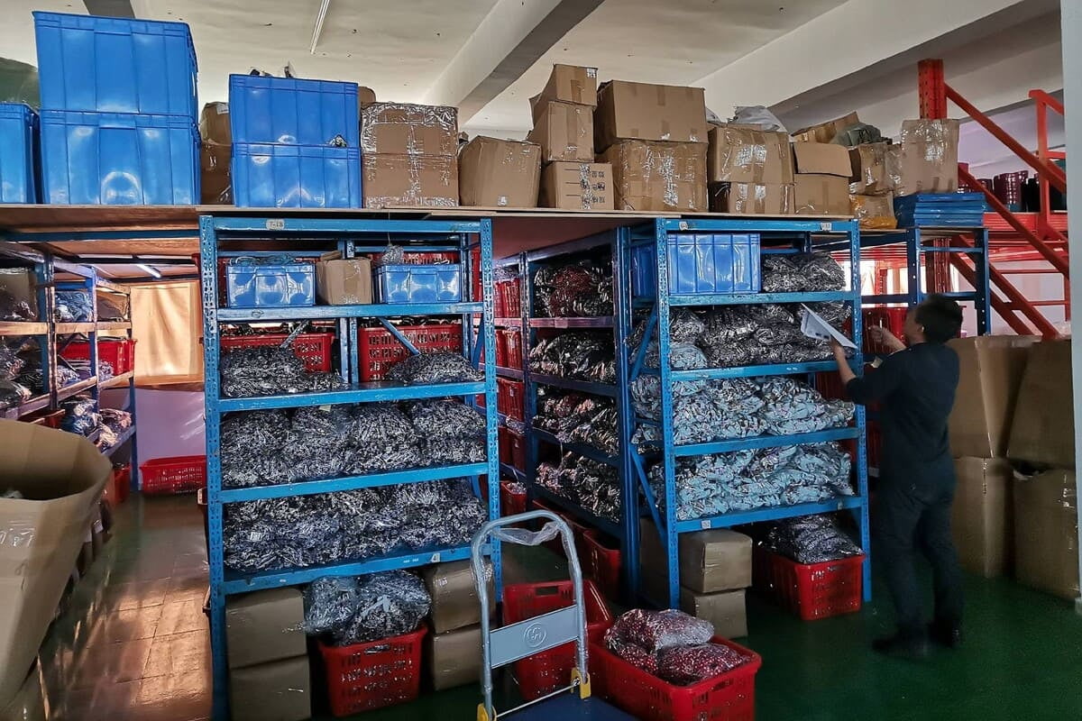 Ready-to-ship dog collars and leashes inventory