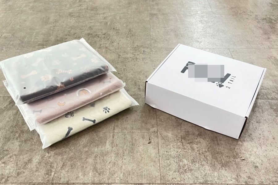 Custom printed color box for washable dog pee pads