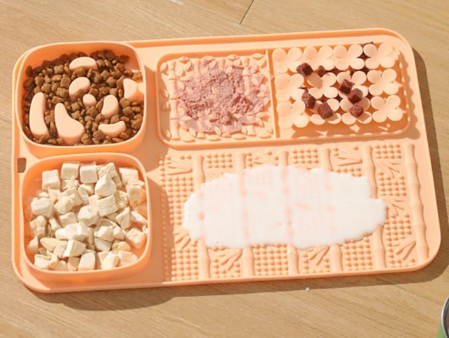 Diagram showing honeycomb, nub, and maze texture patterns on a lick mat