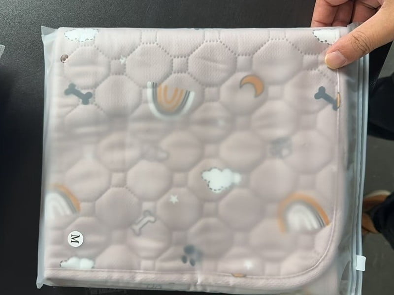 Packaging options of washable dog pee pads