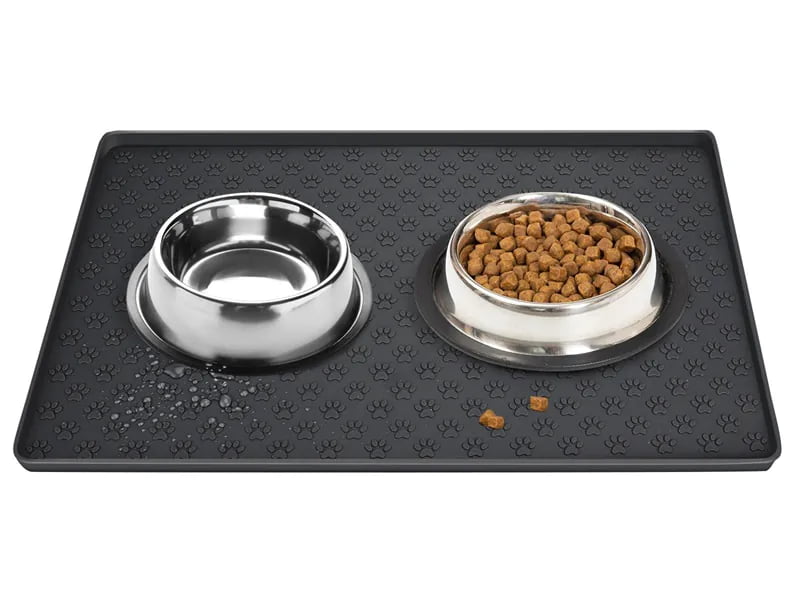Waterproof pet mat with raised edges for mess containment