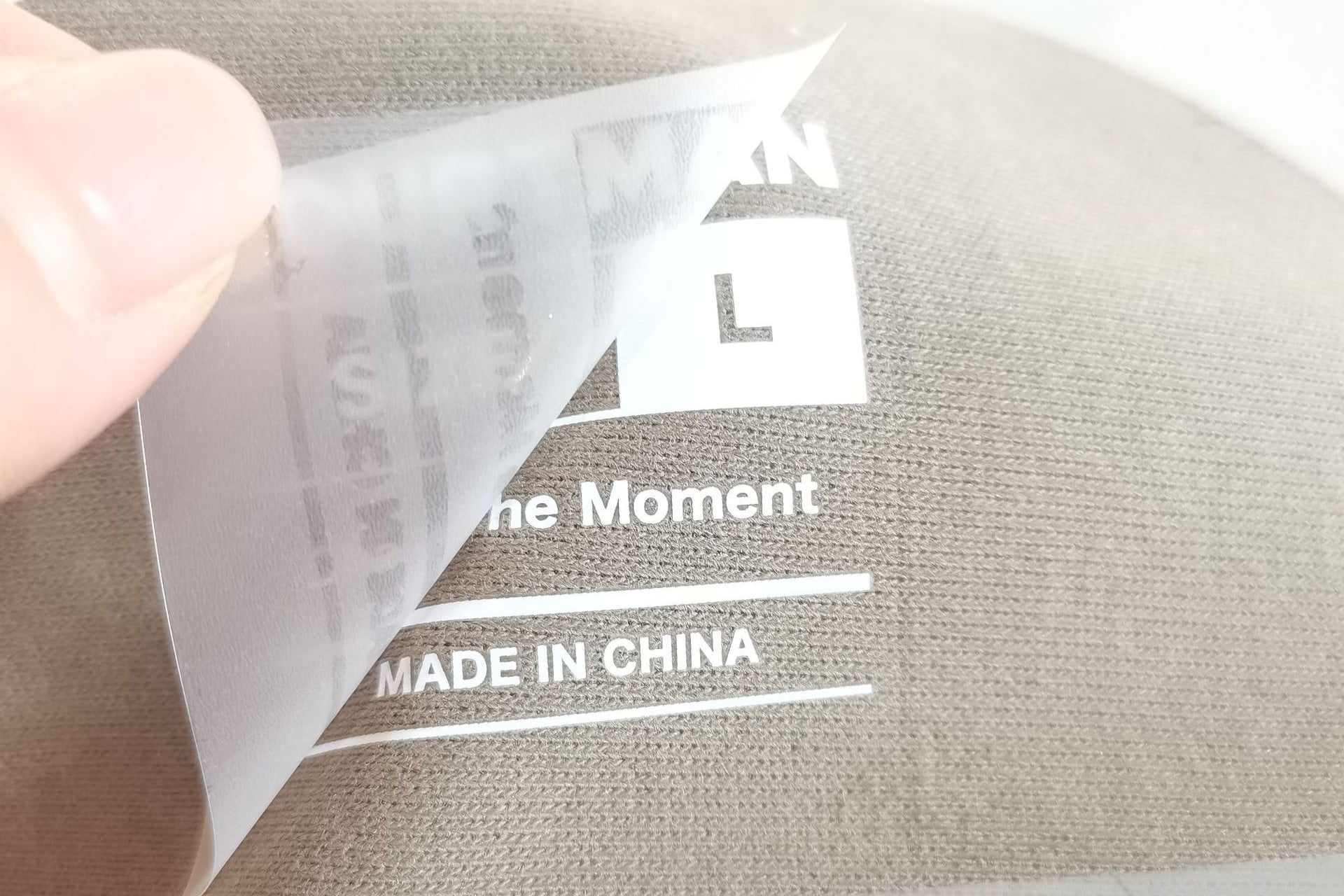 Custom tagless heat transfer labels