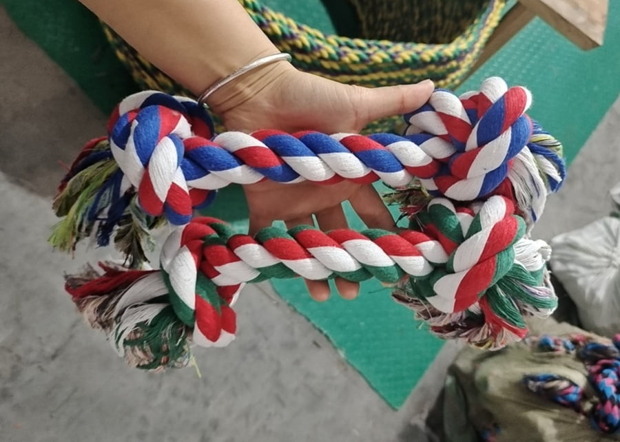 Rope dog toy product inspection during order preparation