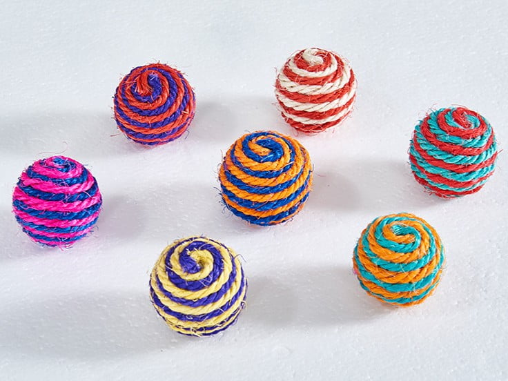 Sisal and rope-wrapped cat balls for wholesale assortments